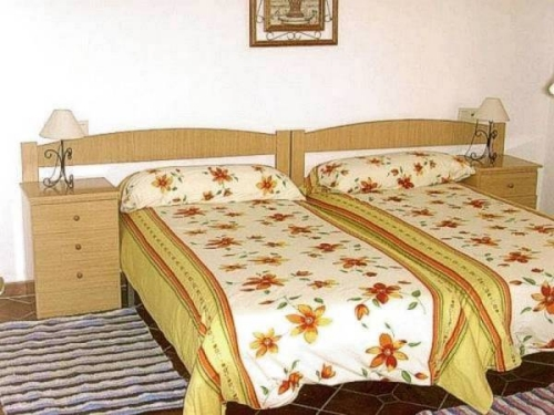 Dormitorio con dos camas