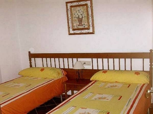 Dormitorio con dos camas