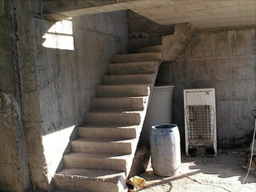 Staircase from the garage (February 3, 2000)