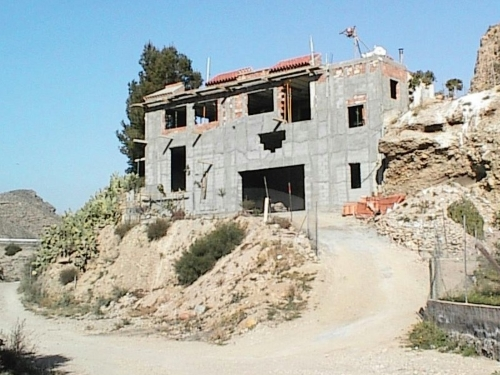 Overall view of the renovation (April 1, 2002)