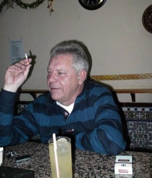En aquel entonces con cigarrillos y whisky (diciembre 2001)