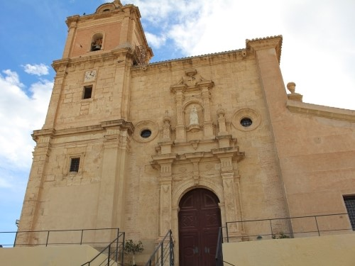 Fachada de la iglesia parroquial