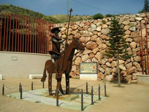 Monumento a Don Quijote en la Avenida Diputación