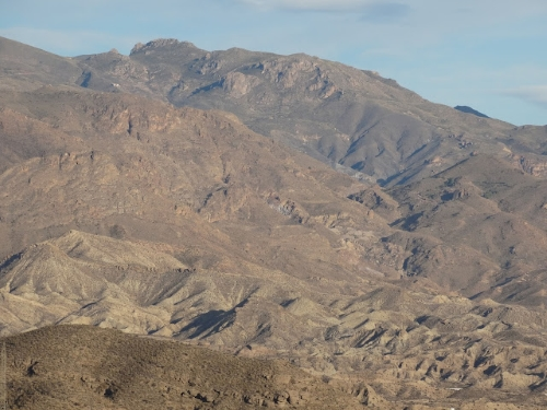 La cercana cordillera volcánica Sierra Alhamilla