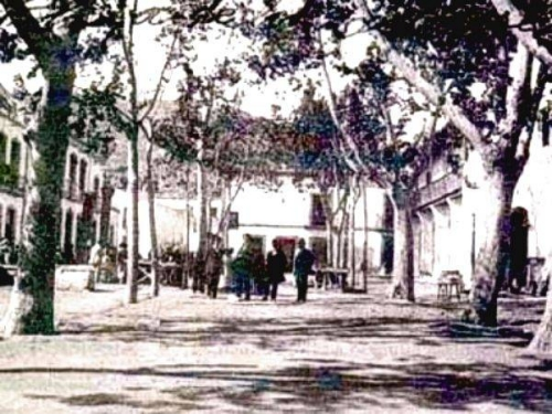La vida en la Plaza del pueblo (1918)