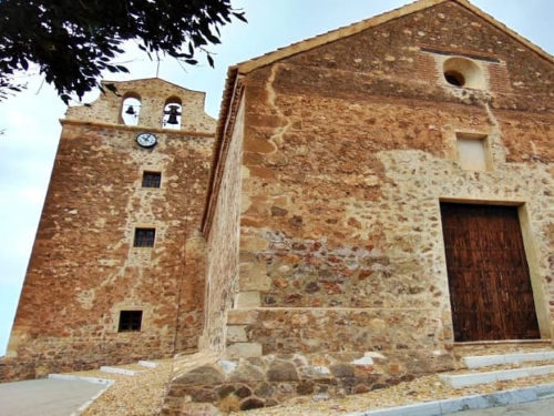 Vícar,Iglesia fortificada de San Benito