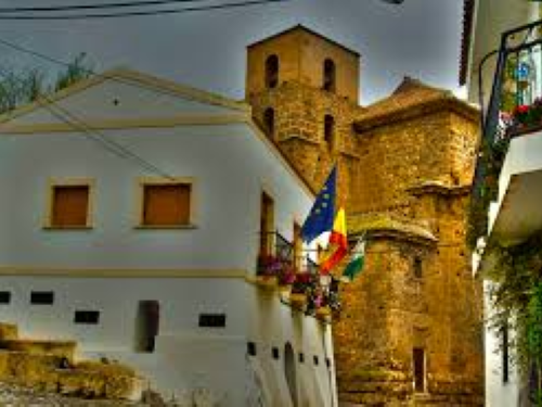 Almócita con iglesia parroquial