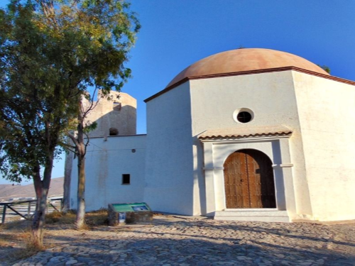 Celín, ermita construida sobre los baños de la Reina (de época islámica)