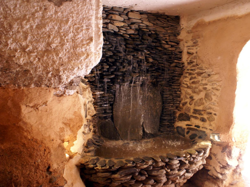 Fiñana, fuente en la fortaleza