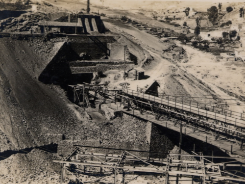 Las Menas, tolva de mineral y puente metálico entre 1917-1930