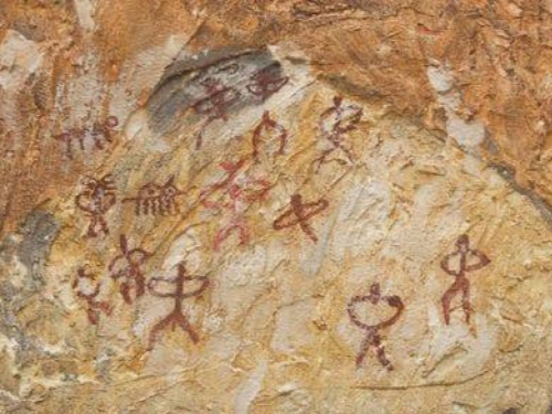Pinturas rupestres en la Cueva de Los Letreros