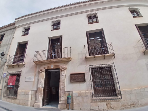 Vélez Rubio, Library